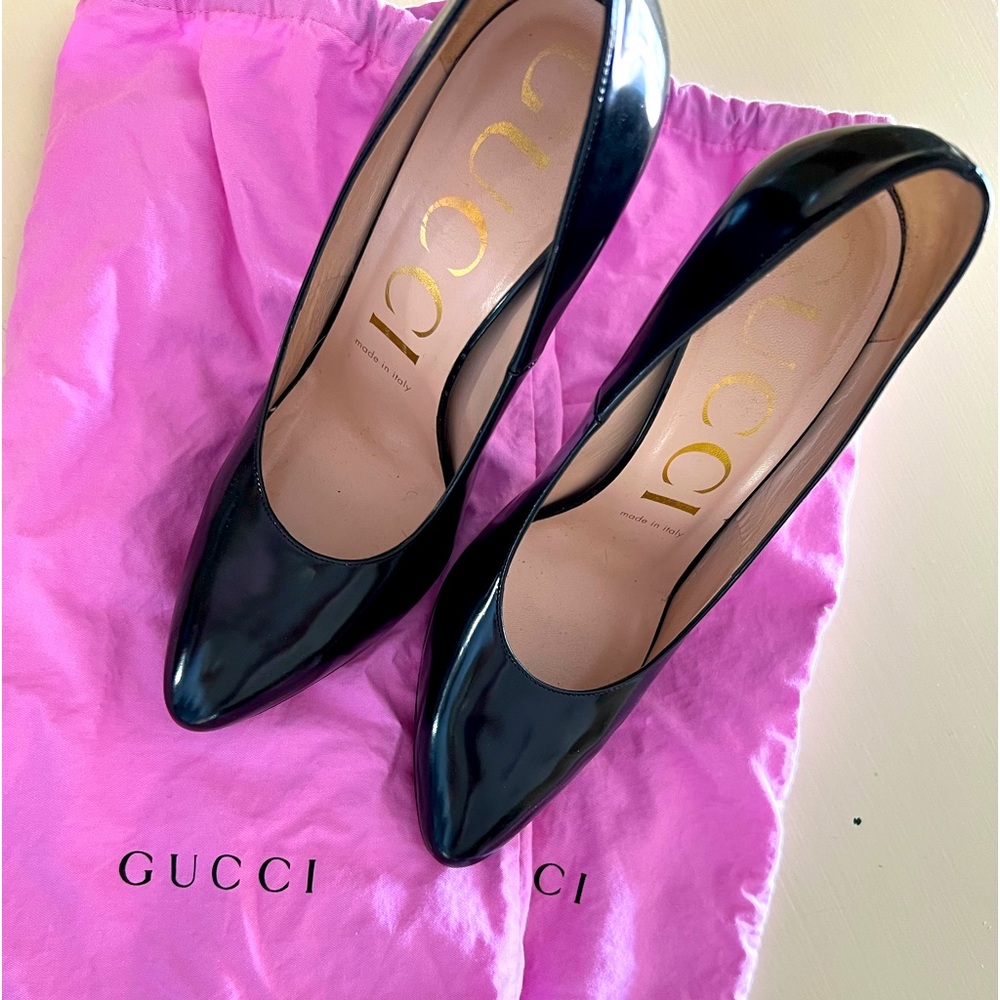 GUCCI Leather Point Toe Pumps. - Picture 1 of 4